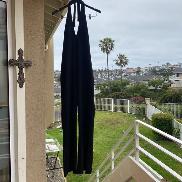 Halter black sleeveless jumpsuit - Picture 1 of 9